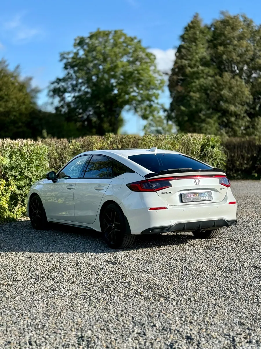 Honda Civic Hatchback, Petrol Hybrid, 2024, White