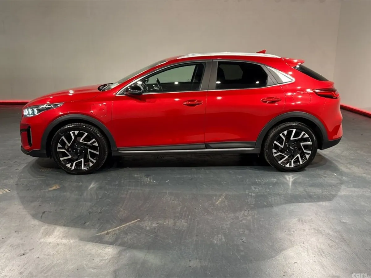 Kia XCeed Hatchback, Petrol Plug-in Hybrid, 2023, Red