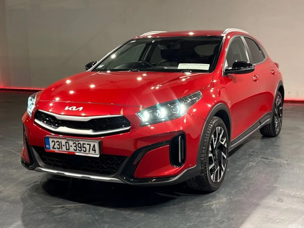 Kia XCeed Hatchback, Petrol Plug-in Hybrid, 2023, Red