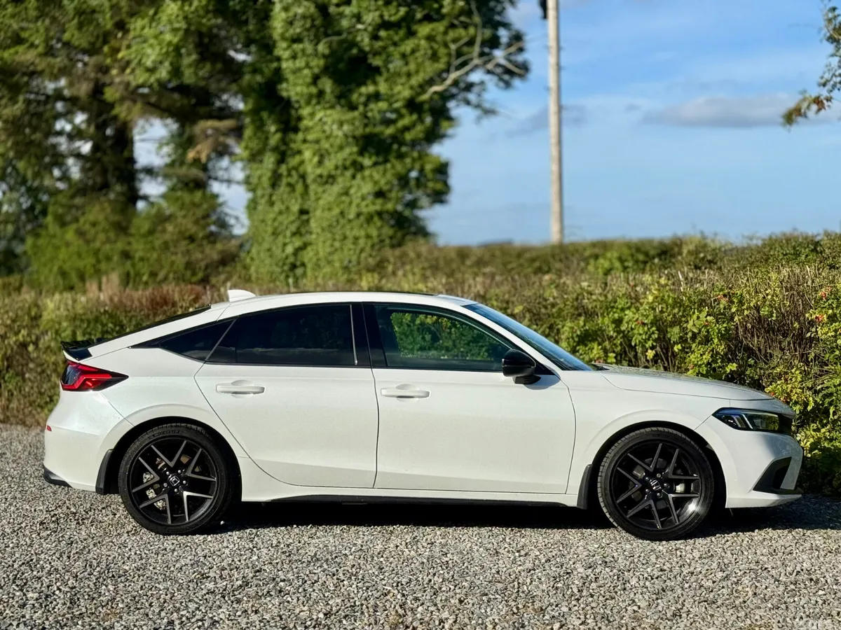 Honda Civic Hatchback, Petrol Hybrid, 2024, White