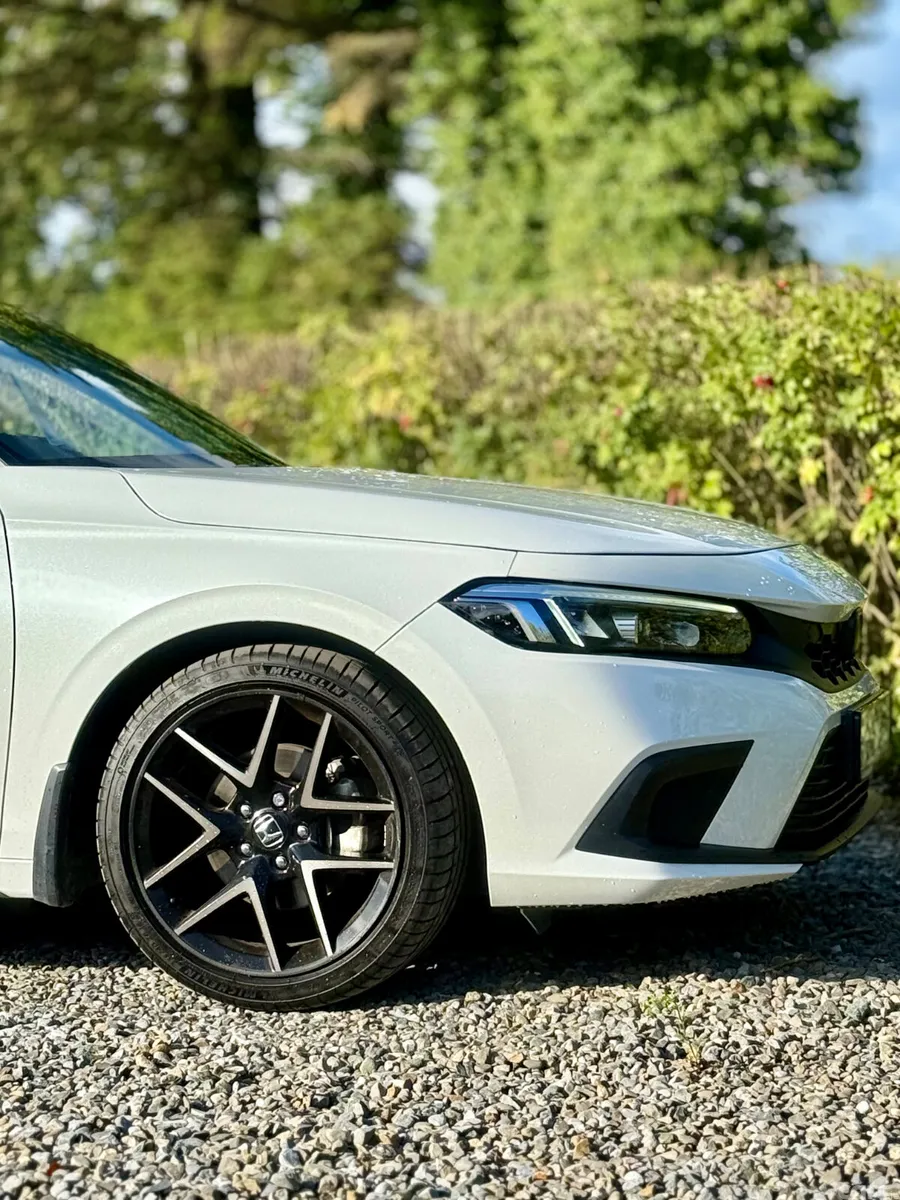 Honda Civic Hatchback, Petrol Hybrid, 2024, White