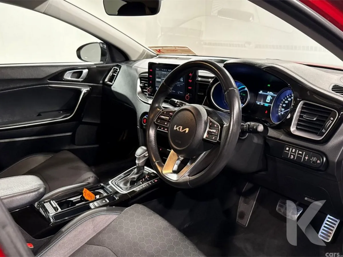 Kia XCeed Hatchback, Petrol Plug-in Hybrid, 2023, Red