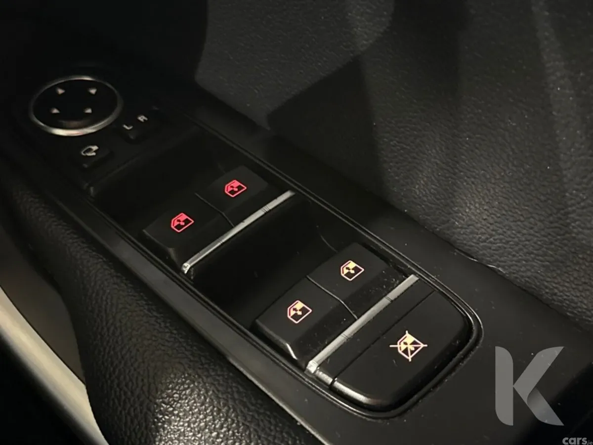 Kia XCeed Hatchback, Petrol Plug-in Hybrid, 2023, Red