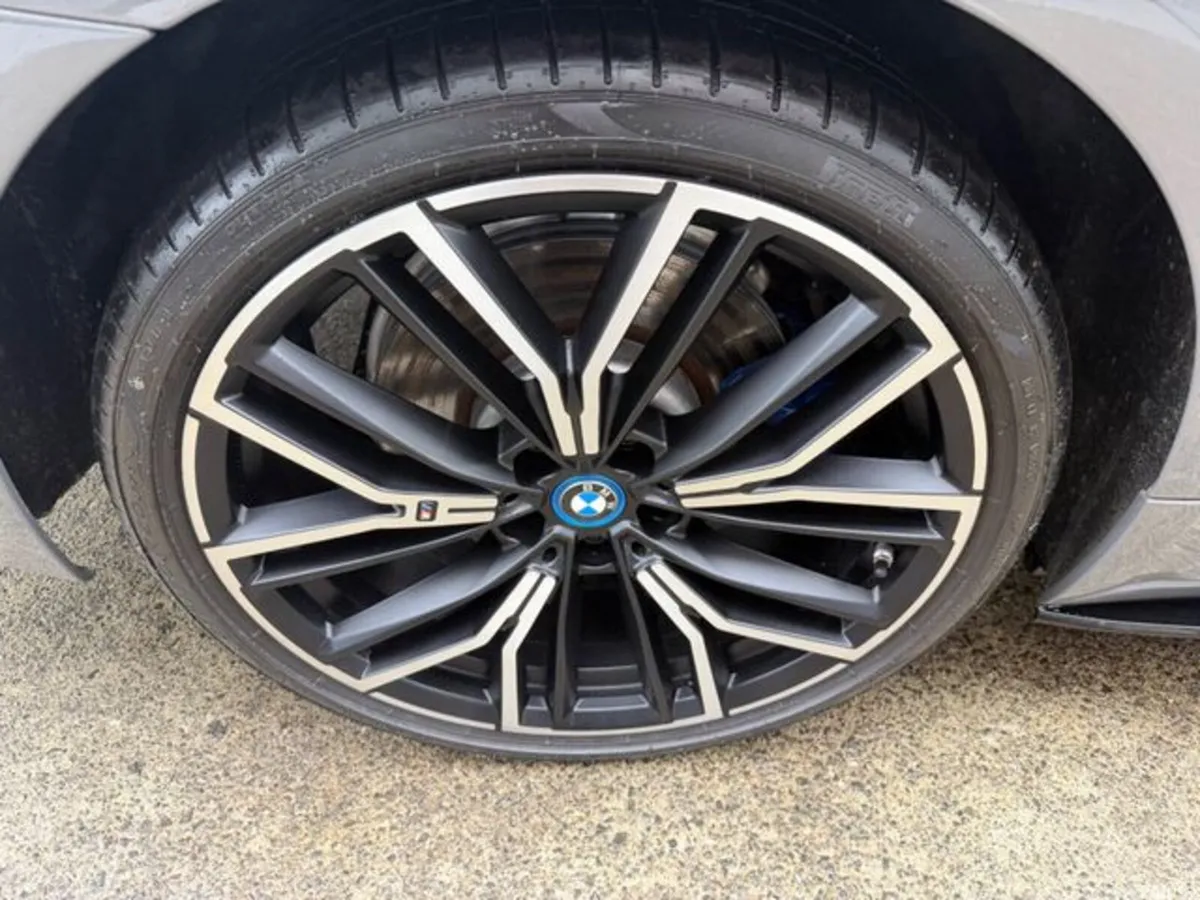 BMW 5-Series Saloon, Petrol Plug-in Hybrid, 2022, Grey