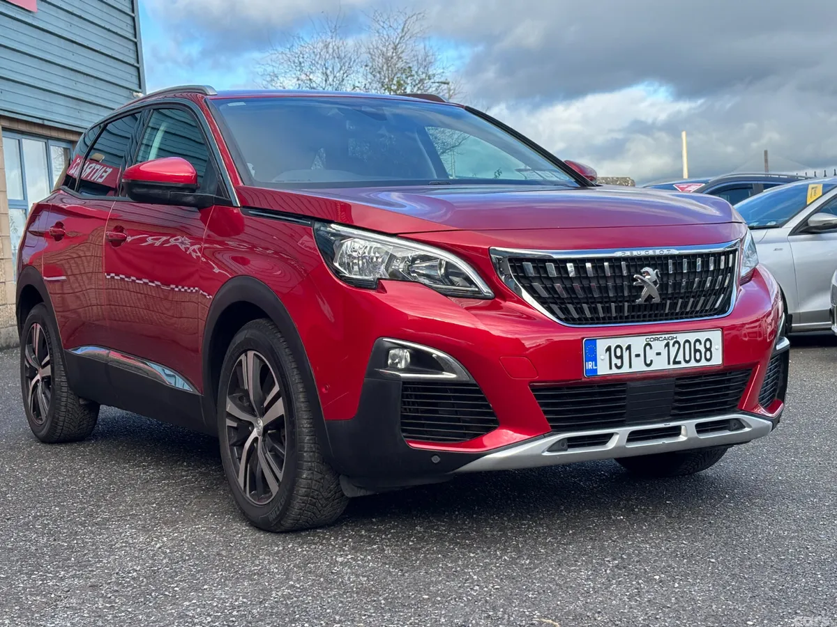 Peugeot 3008 MPV, Petrol, 2019, Red