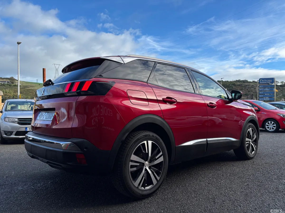 Peugeot 3008 MPV, Petrol, 2019, Red