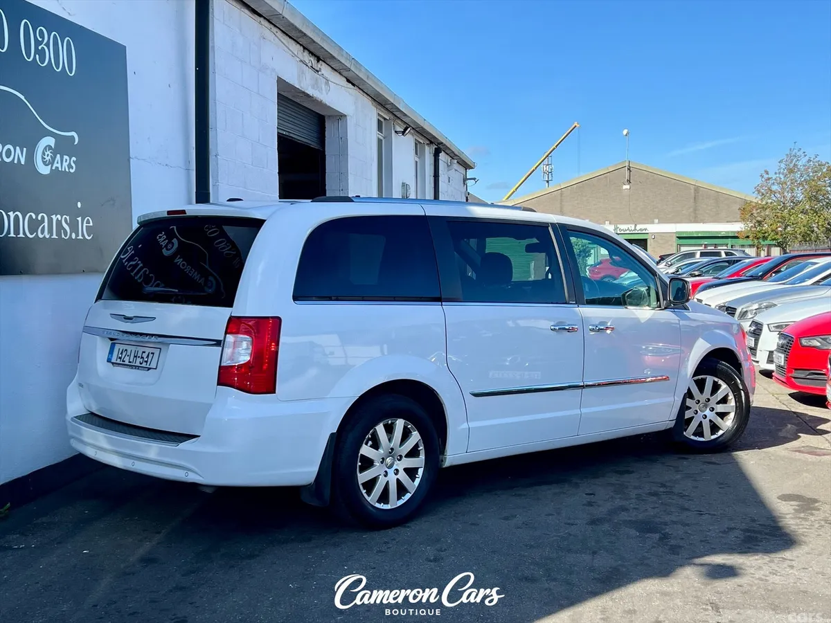 Chrysler Grand Voyager MPV, Diesel, 2014, White