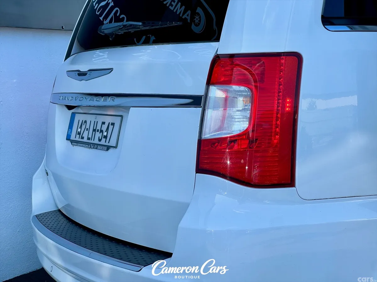 Chrysler Grand Voyager MPV, Diesel, 2014, White