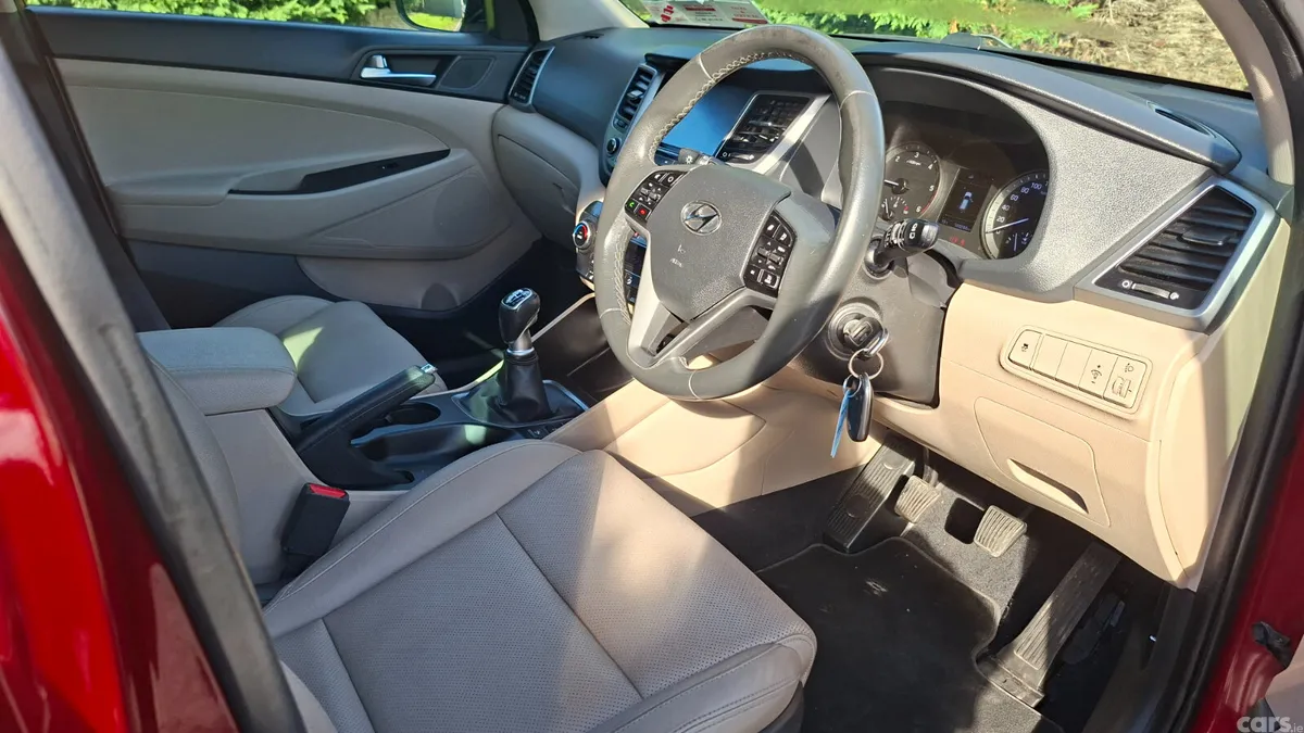 Hyundai Tucson SUV, Diesel, 2017, Red