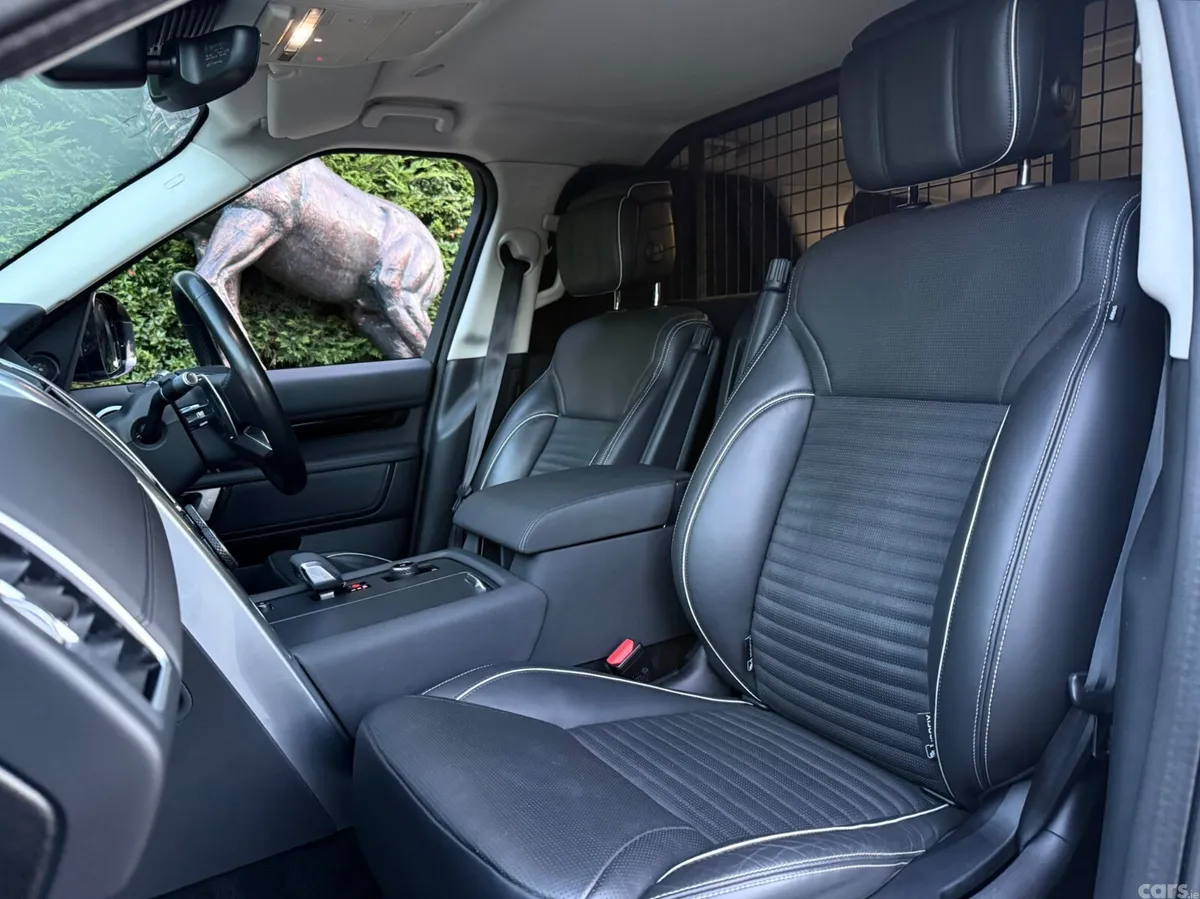 Land Rover Discovery SUV, Diesel, 2021, Blue