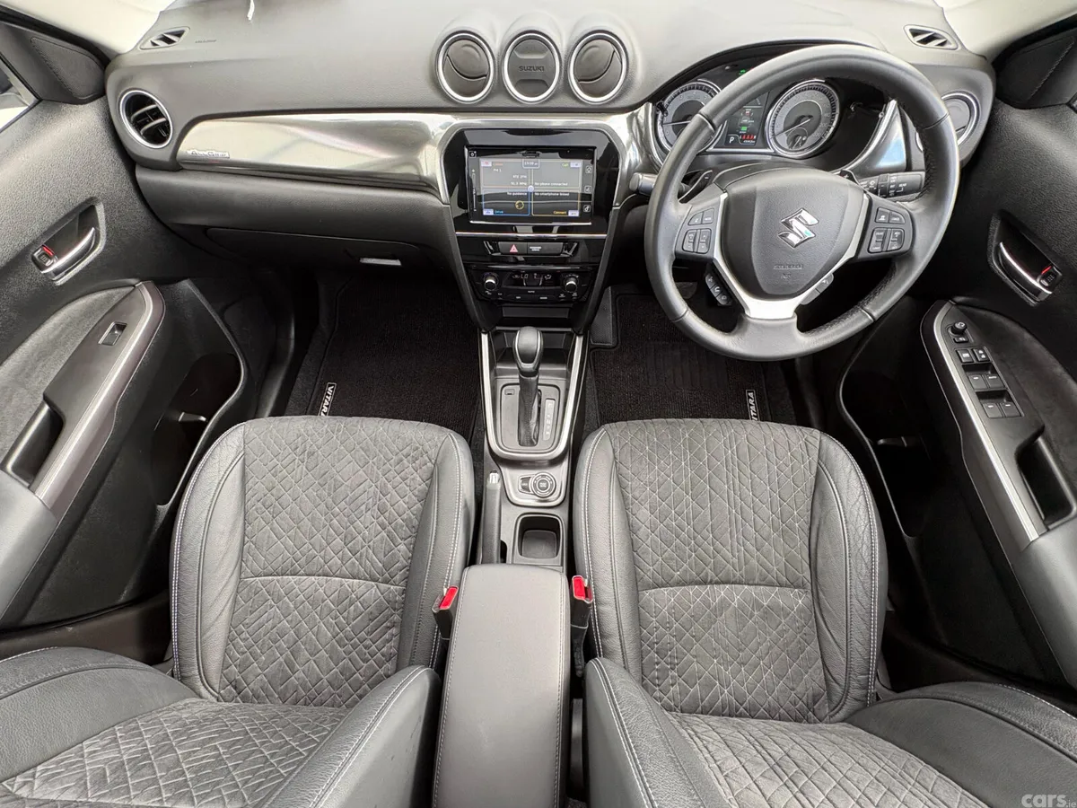Suzuki Vitara SUV, Petrol Hybrid, 2024, White