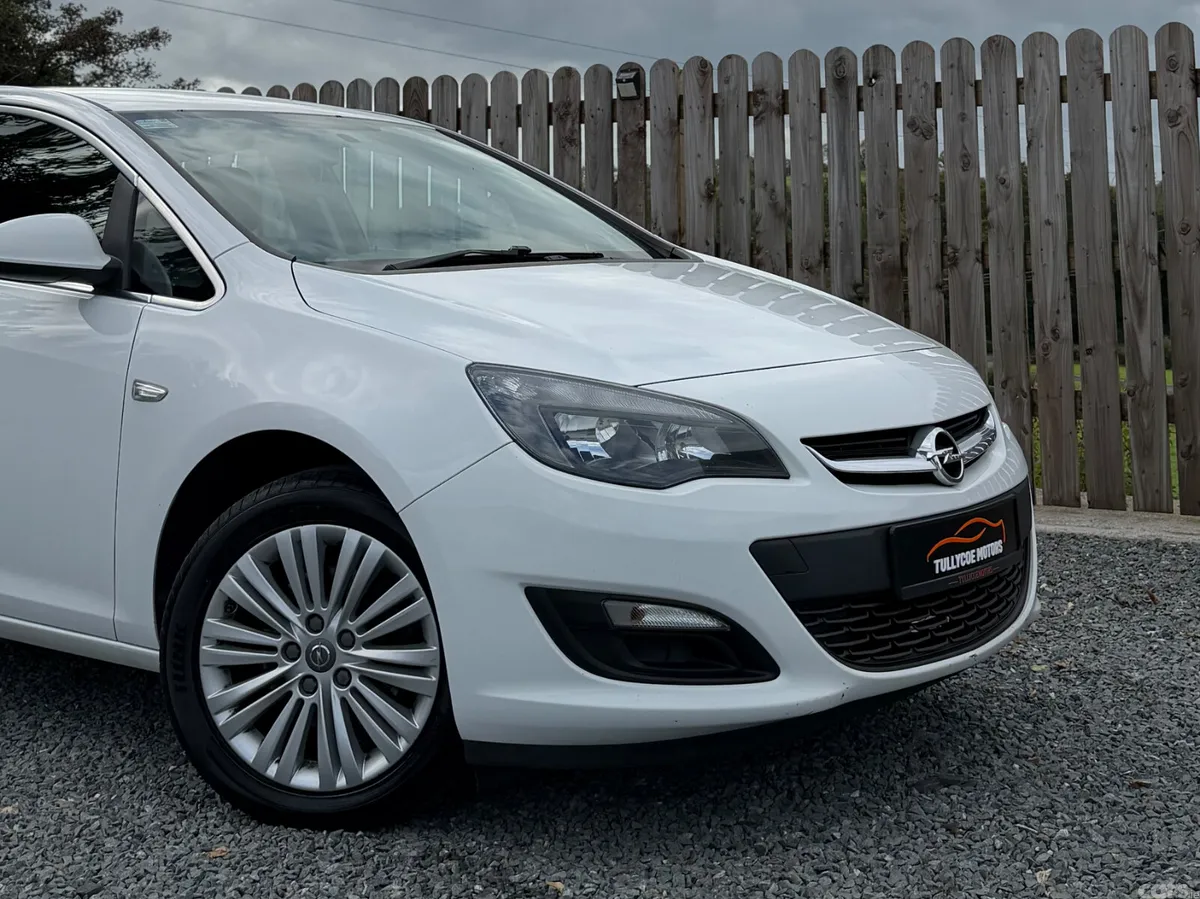 Opel Astra Hatchback, Diesel, 2015, White
