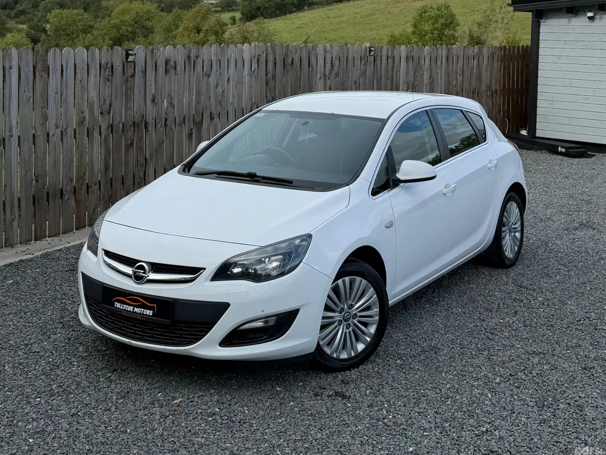 Opel Astra Hatchback, Diesel, 2015, White