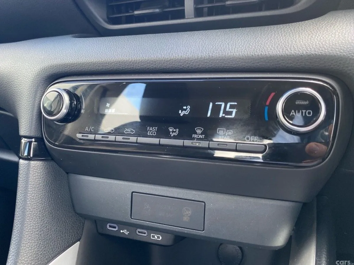 Toyota Yaris Hatchback, Petrol Hybrid, 2024, Grey