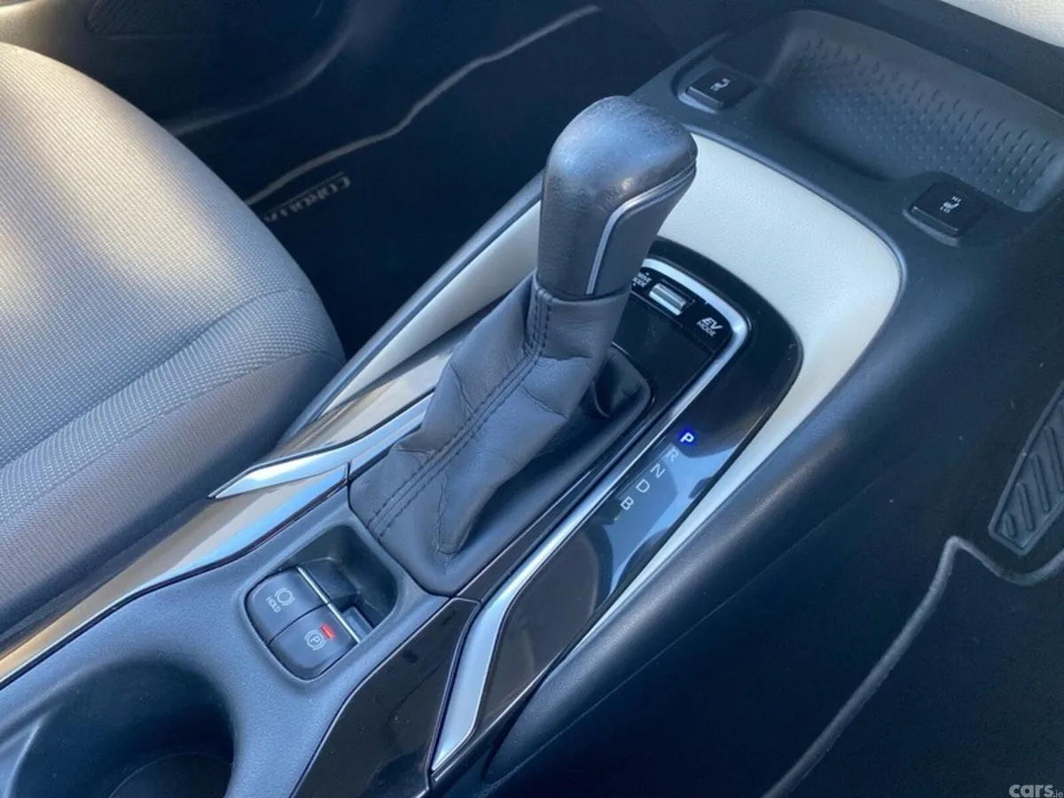 Toyota Corolla Saloon, Petrol Hybrid, 2021, Grey