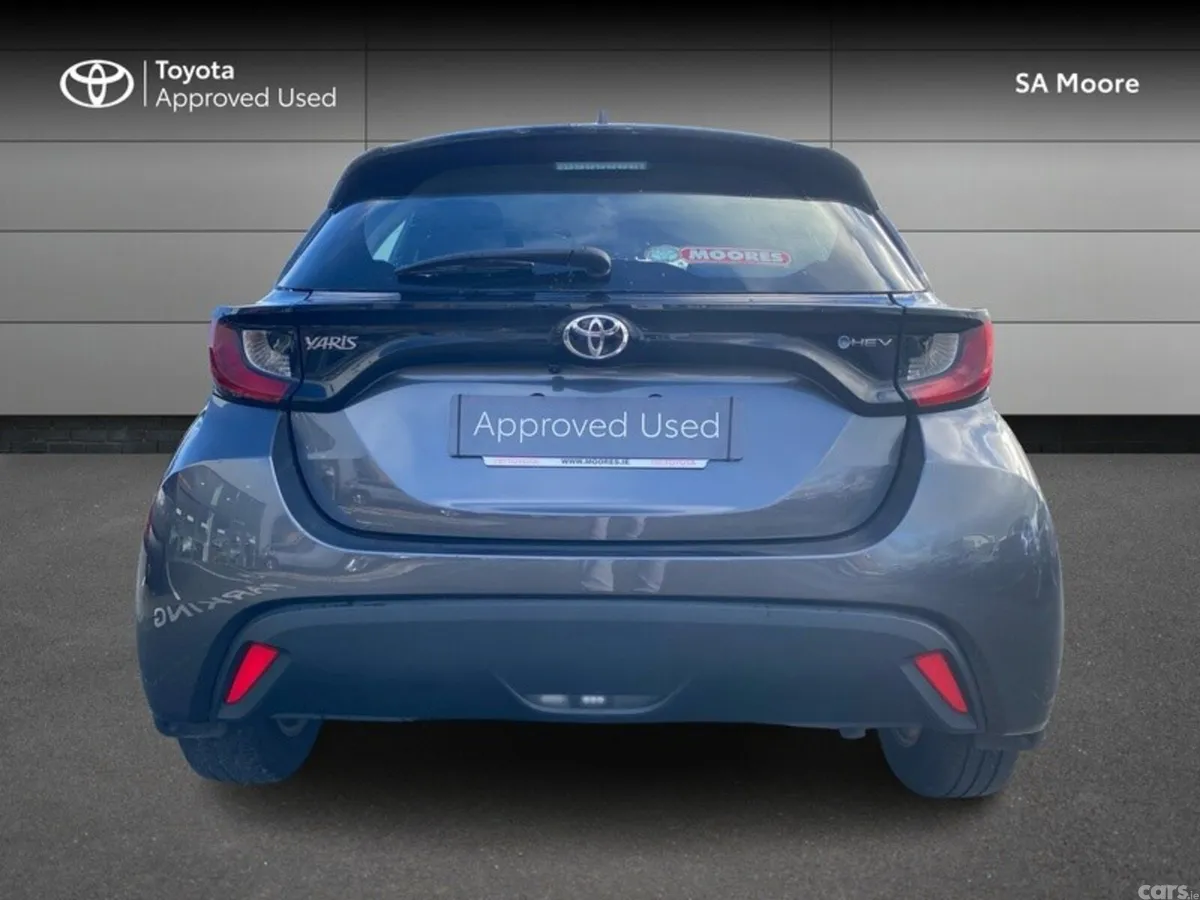 Toyota Yaris Hatchback, Petrol Hybrid, 2024, Grey