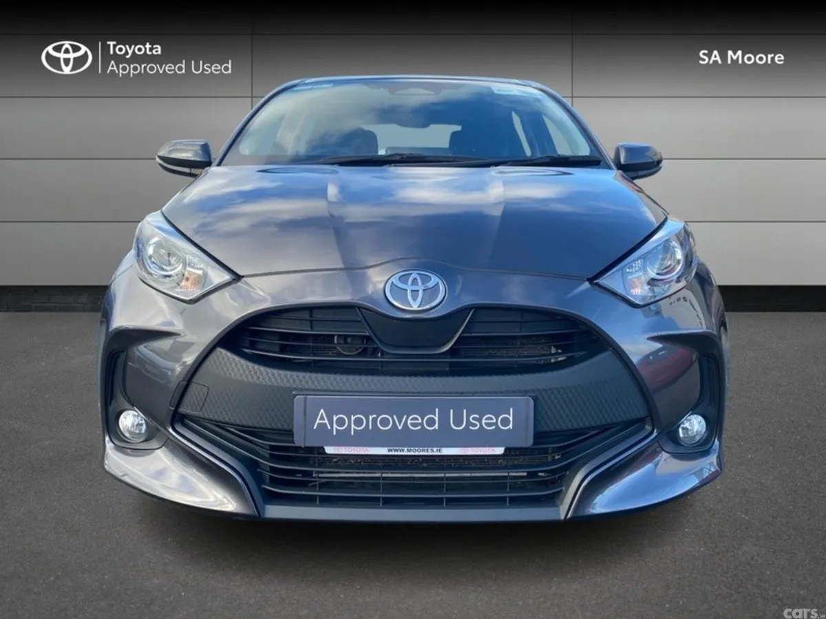 Toyota Yaris Hatchback, Petrol Hybrid, 2024, Grey