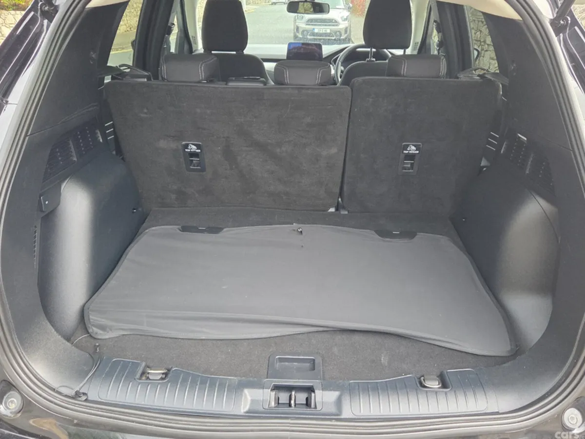 Ford Kuga MPV, Petrol Plug-in Hybrid, 2023, Black