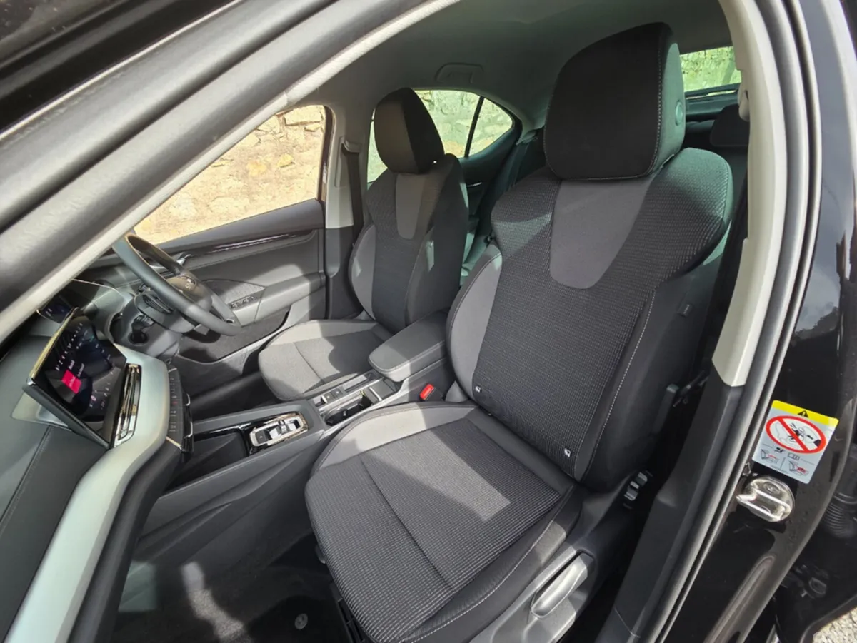 Skoda Octavia Hatchback, Petrol, 2026, Black