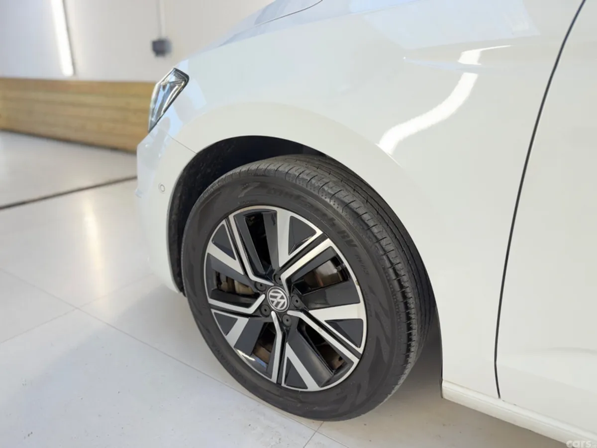 Volkswagen Touran MPV, Diesel, 2020, White