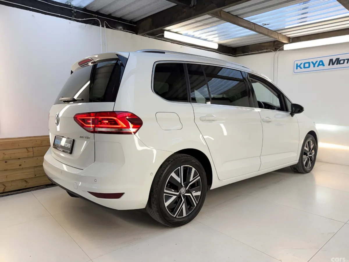 Volkswagen Touran MPV, Diesel, 2020, White