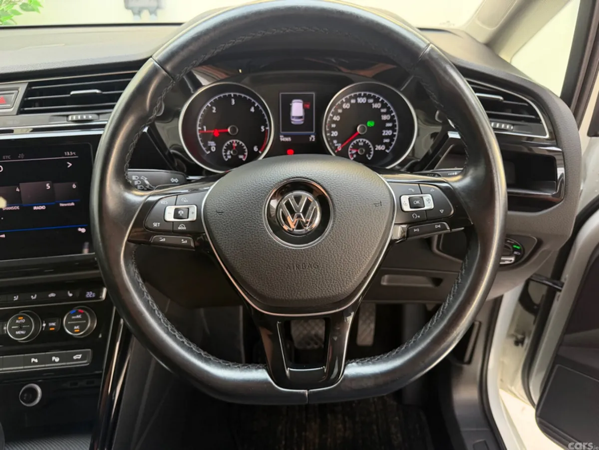 Volkswagen Touran MPV, Diesel, 2020, White