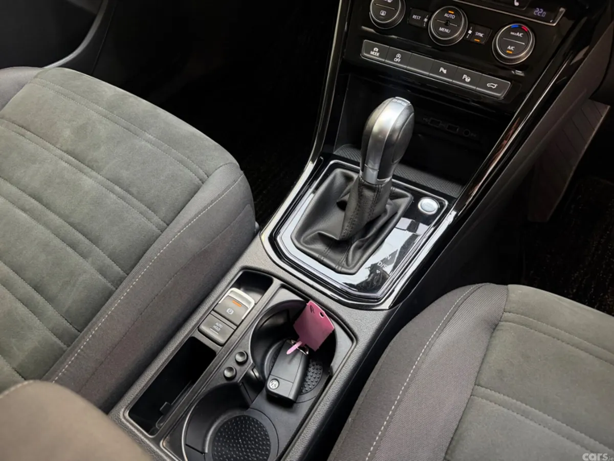 Volkswagen Touran MPV, Diesel, 2020, White