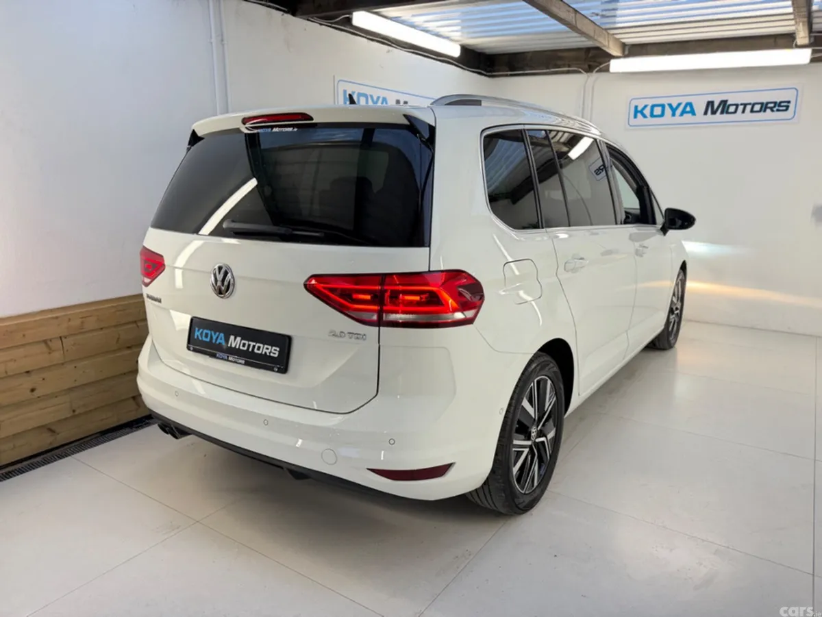 Volkswagen Touran MPV, Diesel, 2020, White