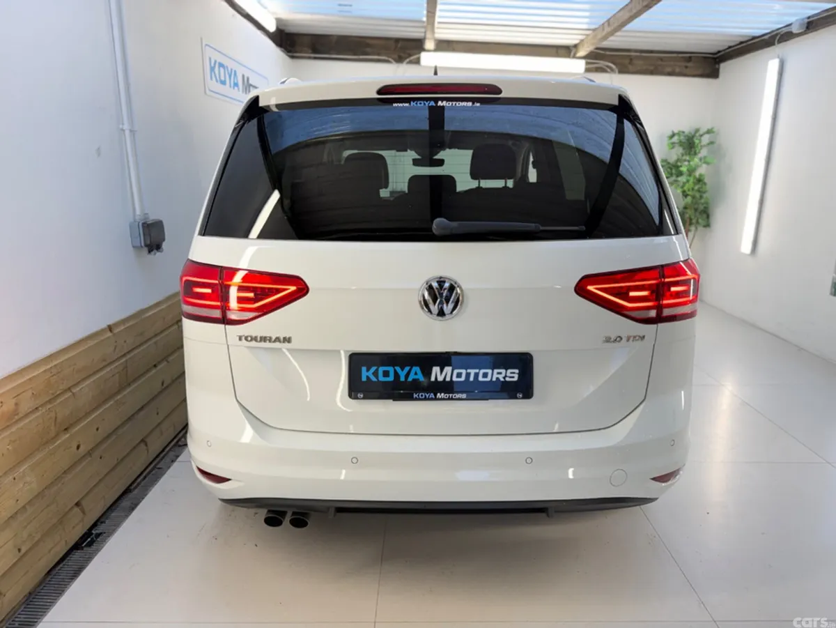 Volkswagen Touran MPV, Diesel, 2020, White