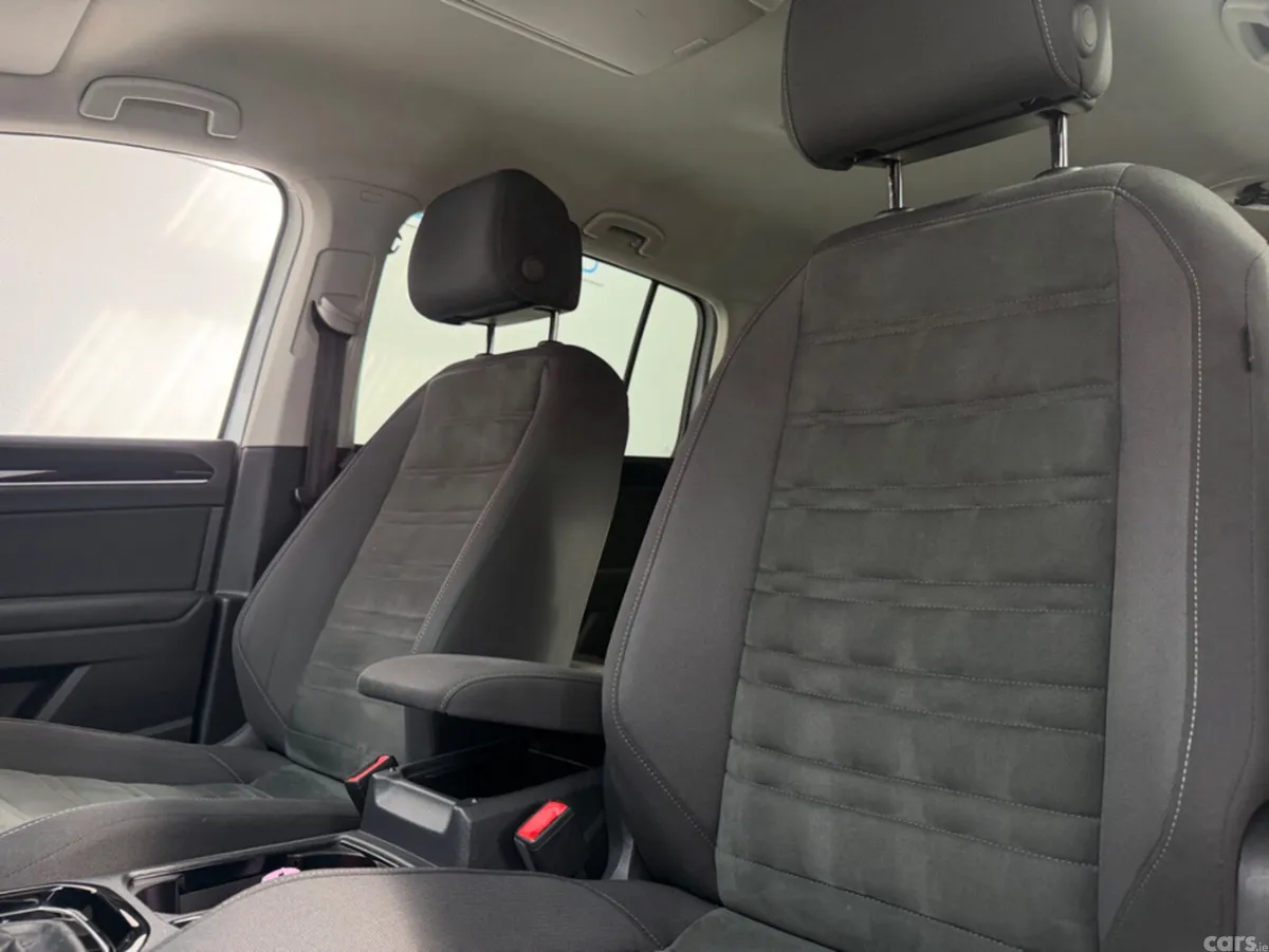 Volkswagen Touran MPV, Diesel, 2020, White
