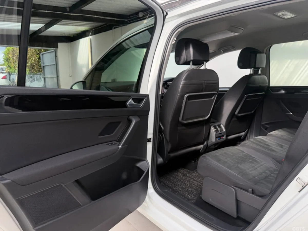 Volkswagen Touran MPV, Diesel, 2020, White