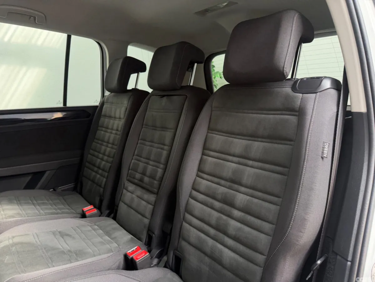 Volkswagen Touran MPV, Diesel, 2020, White