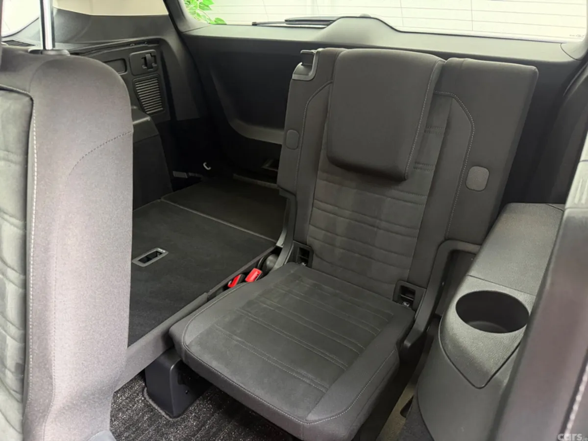 Volkswagen Touran MPV, Diesel, 2020, White