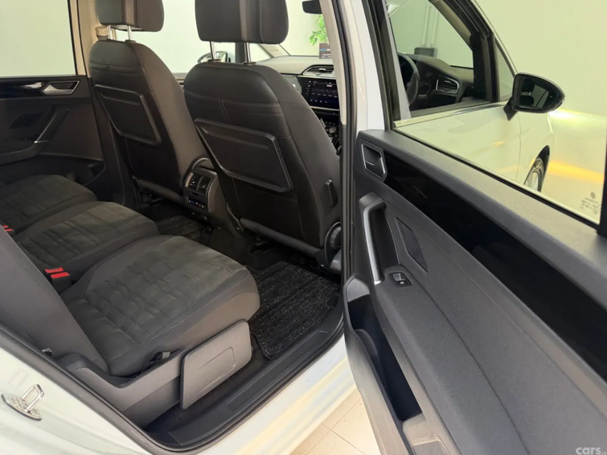 Volkswagen Touran MPV, Diesel, 2020, White