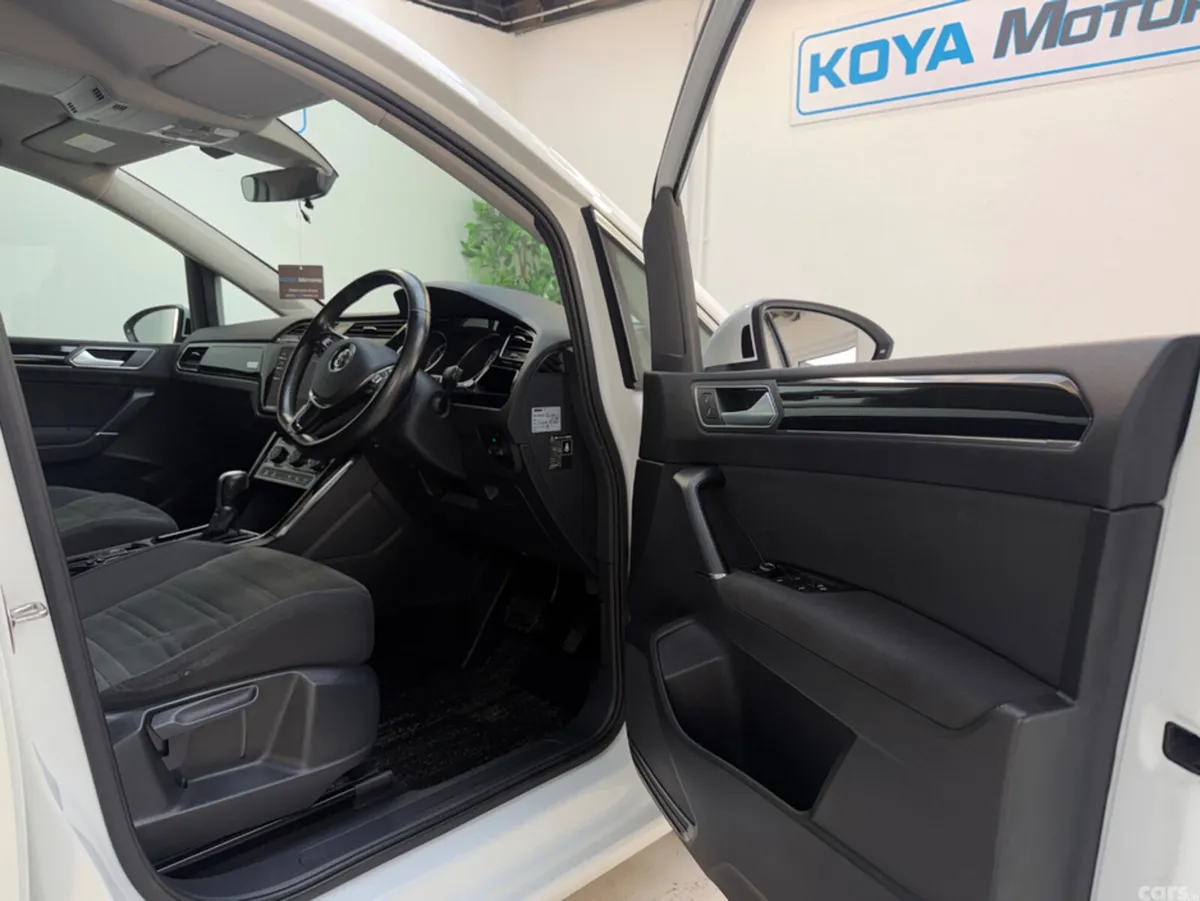 Volkswagen Touran MPV, Diesel, 2020, White