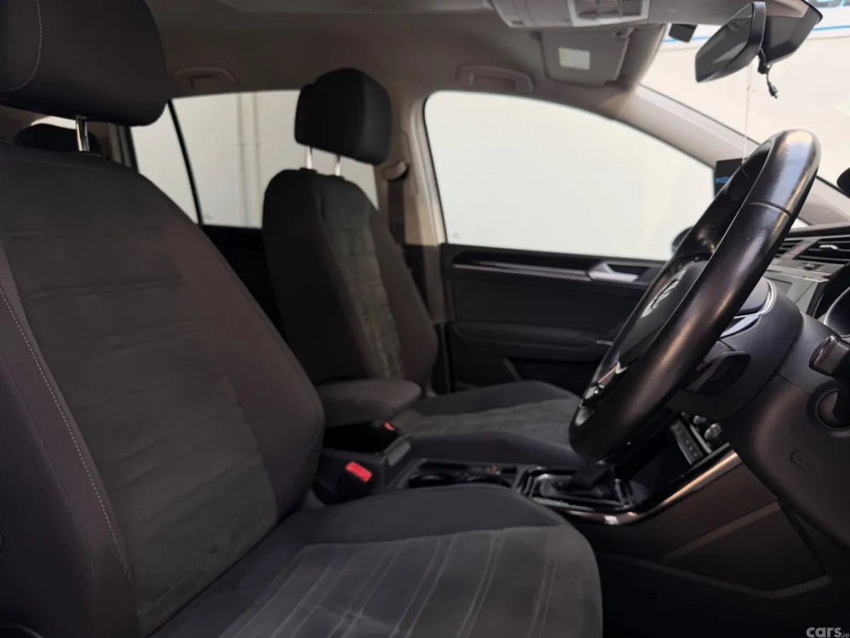 Volkswagen Touran MPV, Diesel, 2020, White