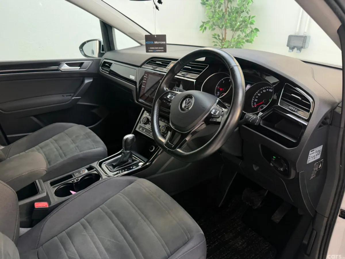 Volkswagen Touran MPV, Diesel, 2020, White