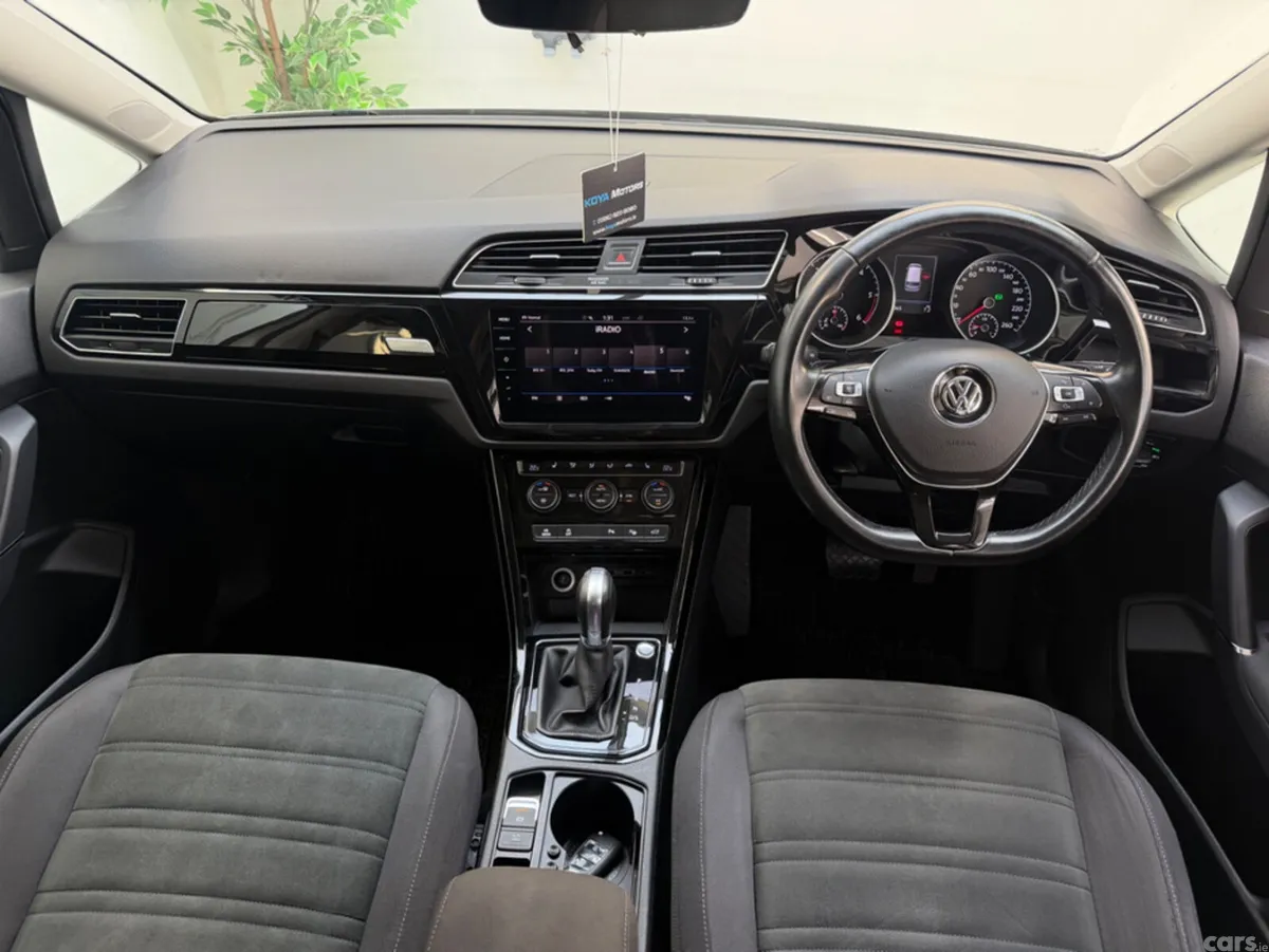 Volkswagen Touran MPV, Diesel, 2020, White