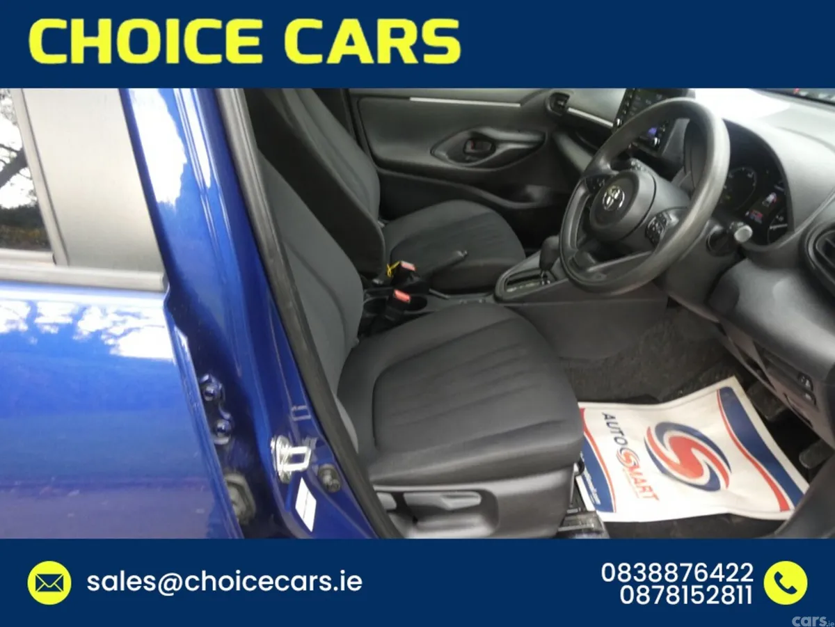 Toyota Yaris Hatchback, Petrol Hybrid, 2022, Blue