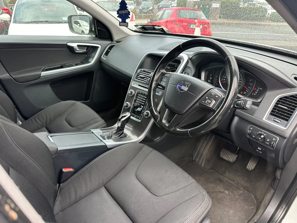 Volvo XC60 SUV, Diesel, 2014, White