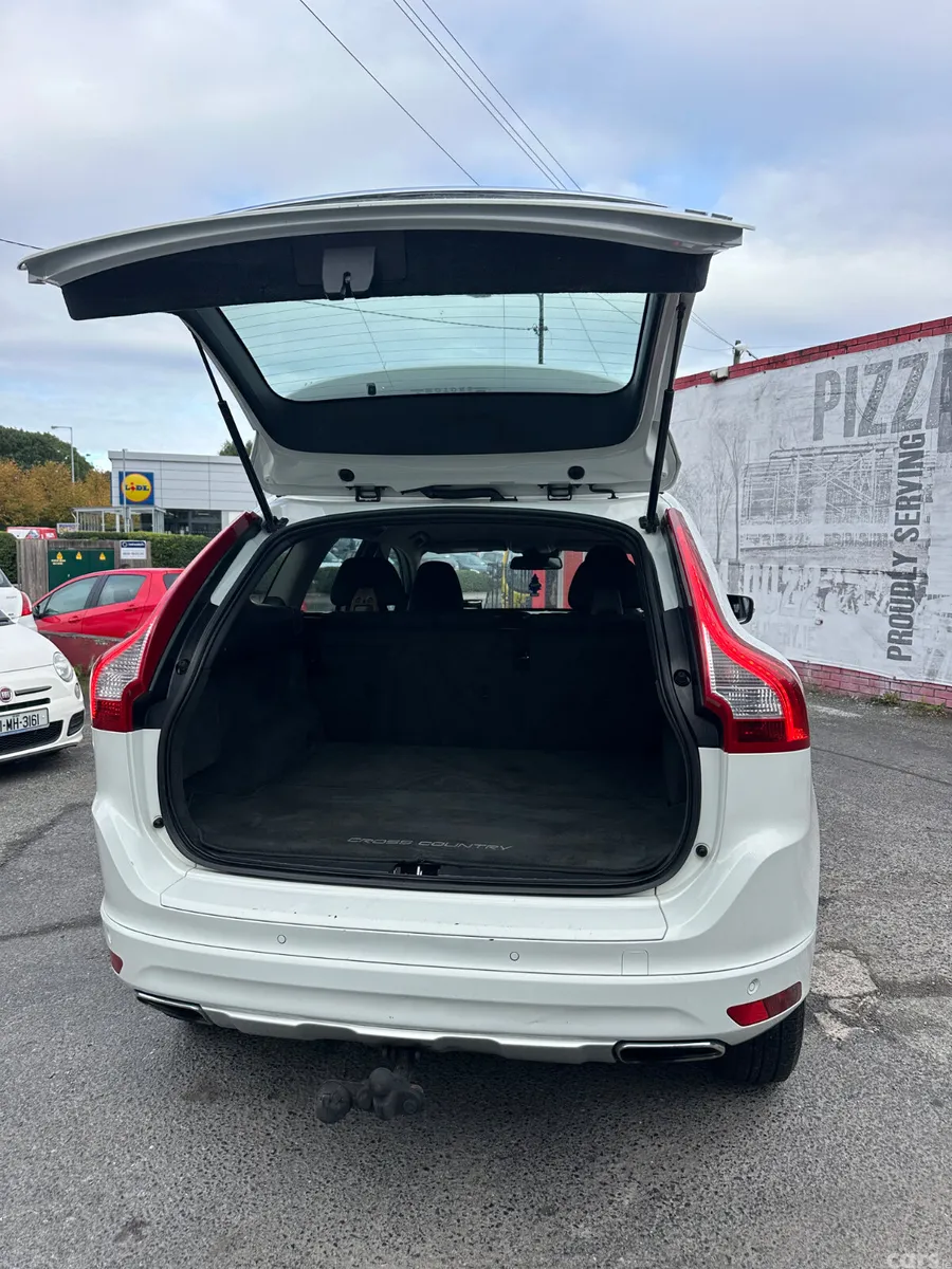 Volvo XC60 SUV, Diesel, 2014, White