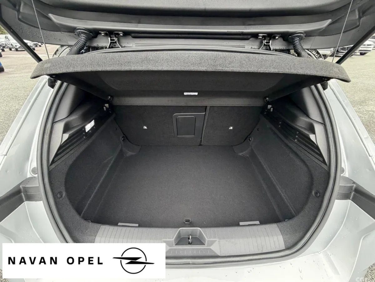 Opel Astra Hatchback, Diesel, 2026, Silver
