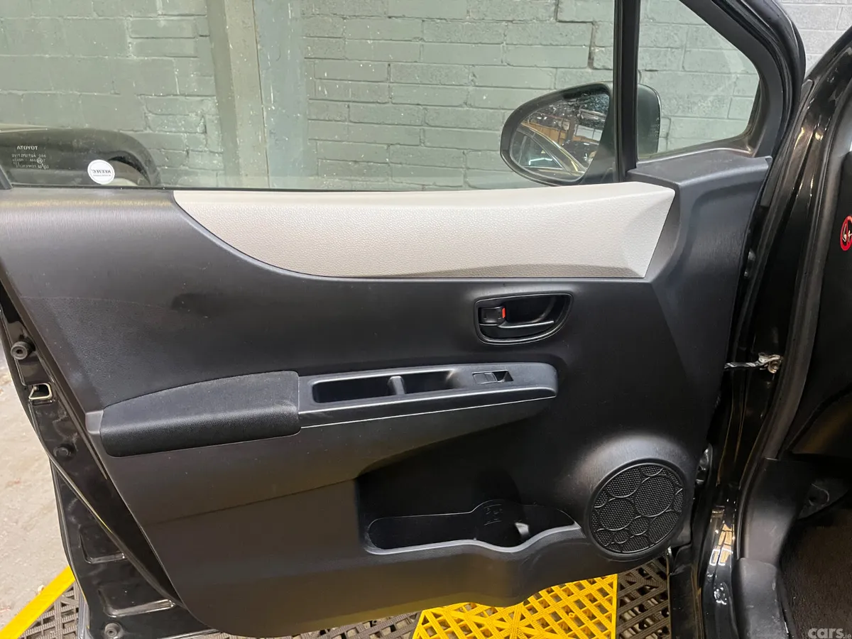 Toyota Vitz Hatchback, Petrol, 2012, Black