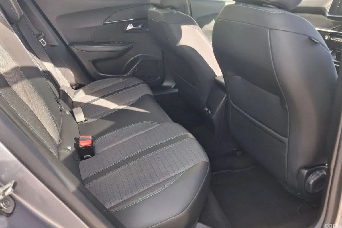 Peugeot 2008 SUV, Diesel, 2021, Grey