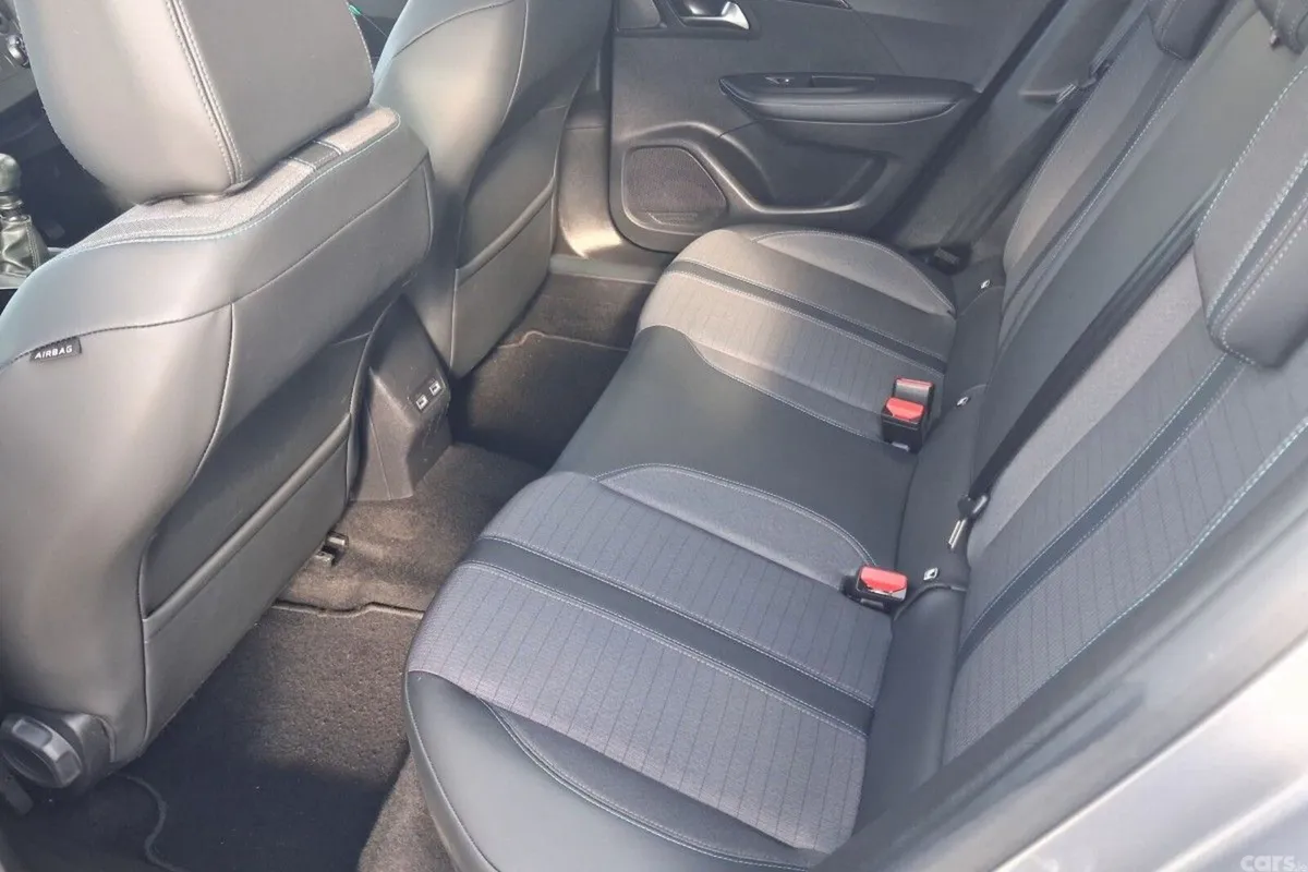 Peugeot 2008 SUV, Diesel, 2021, Grey