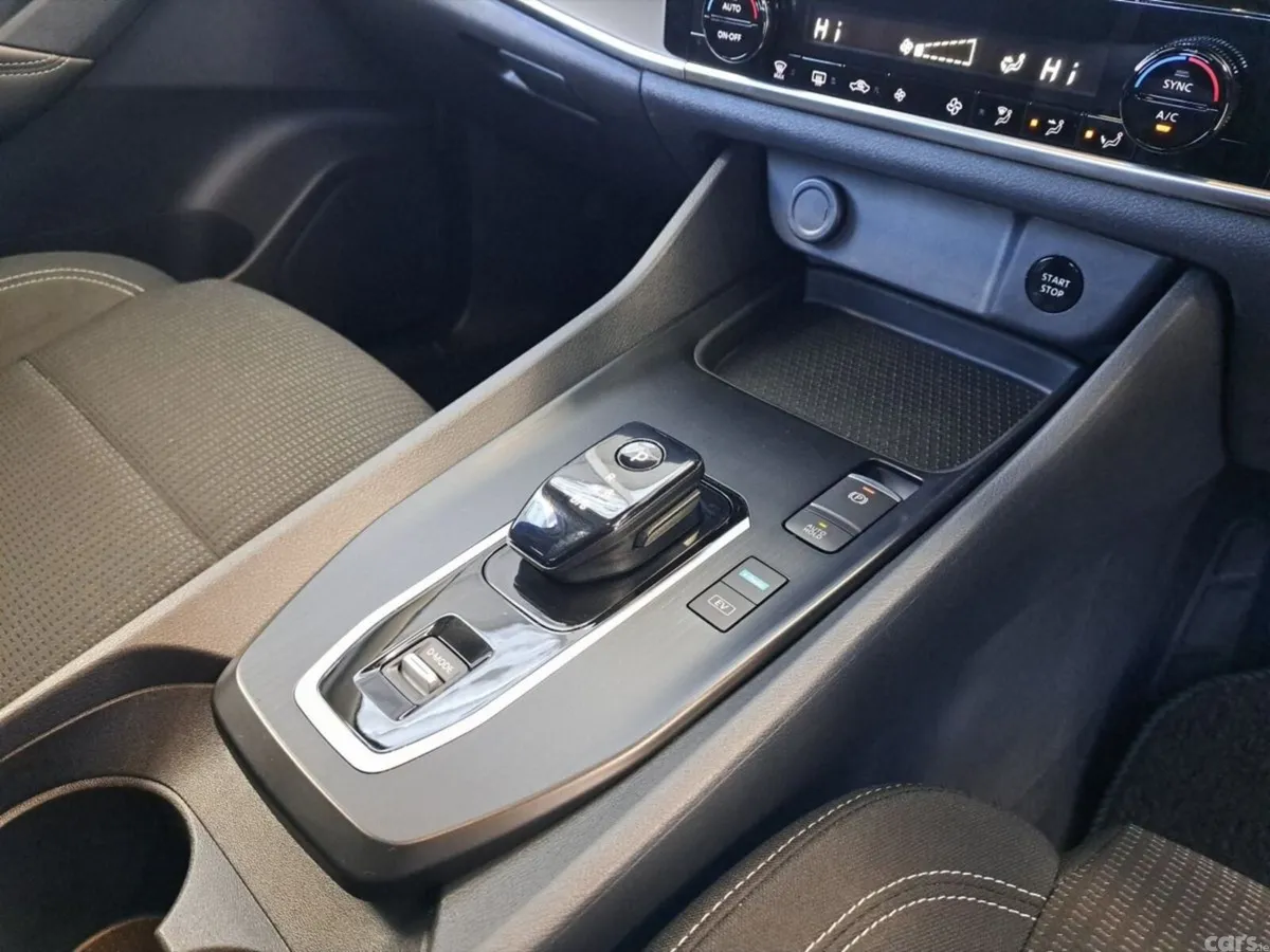 Nissan Qashqai SUV, Petrol Hybrid, 2026, Blue