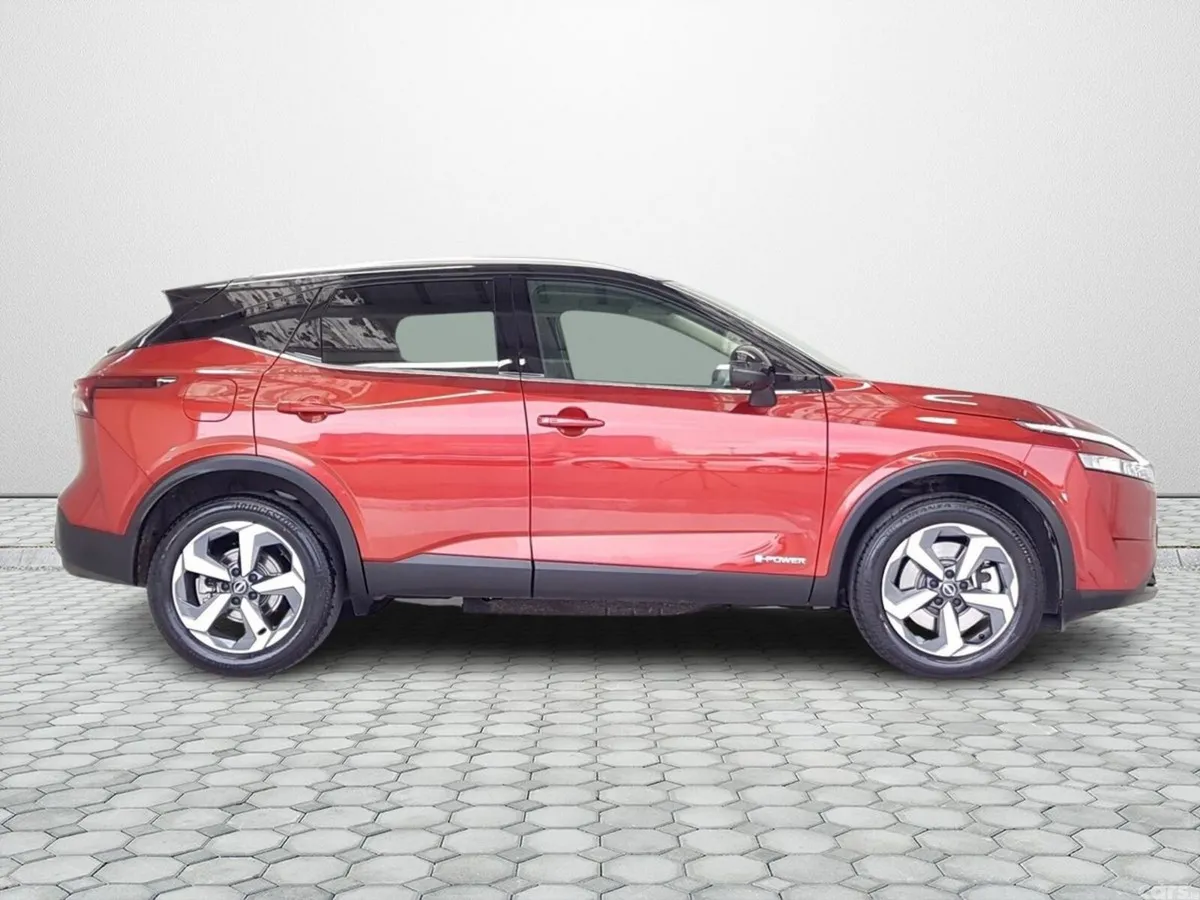 Nissan Qashqai SUV, Petrol, 2023, Red