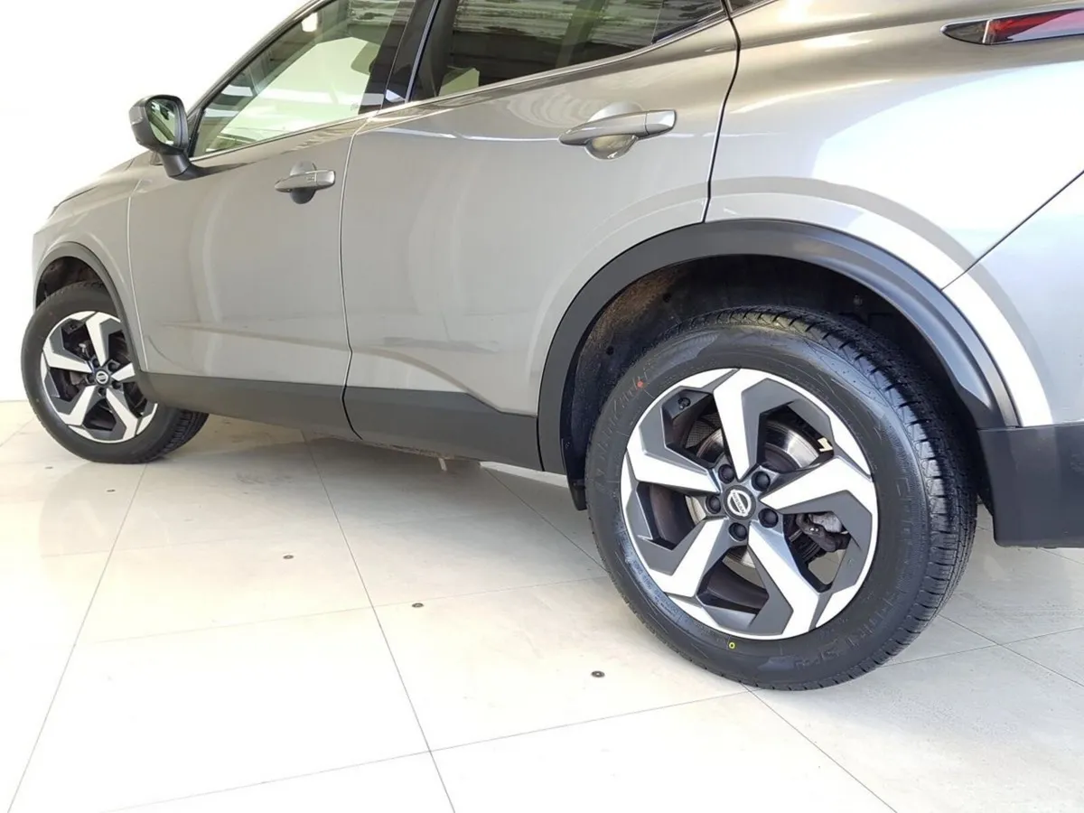 Nissan Qashqai SUV, Petrol, 2021, Grey