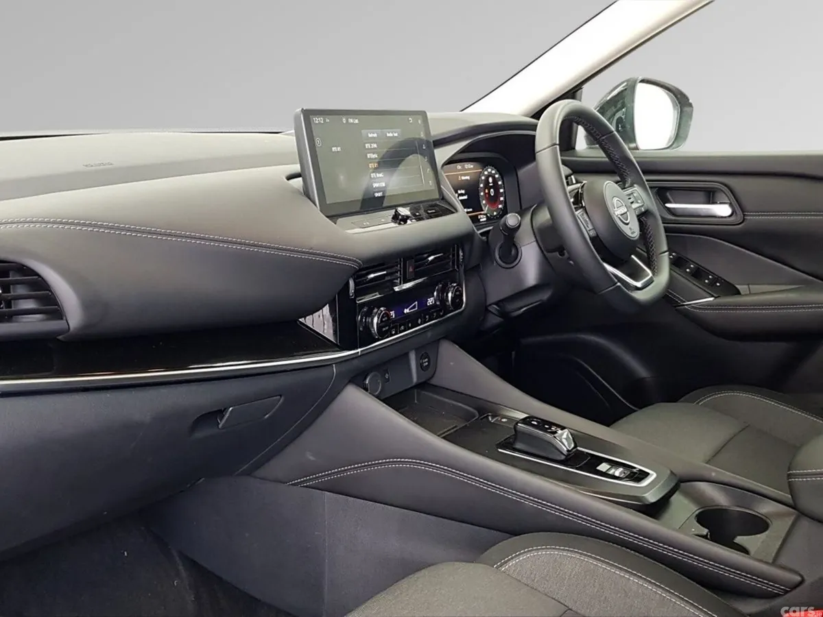 Nissan Qashqai SUV, Petrol, 2023, Red