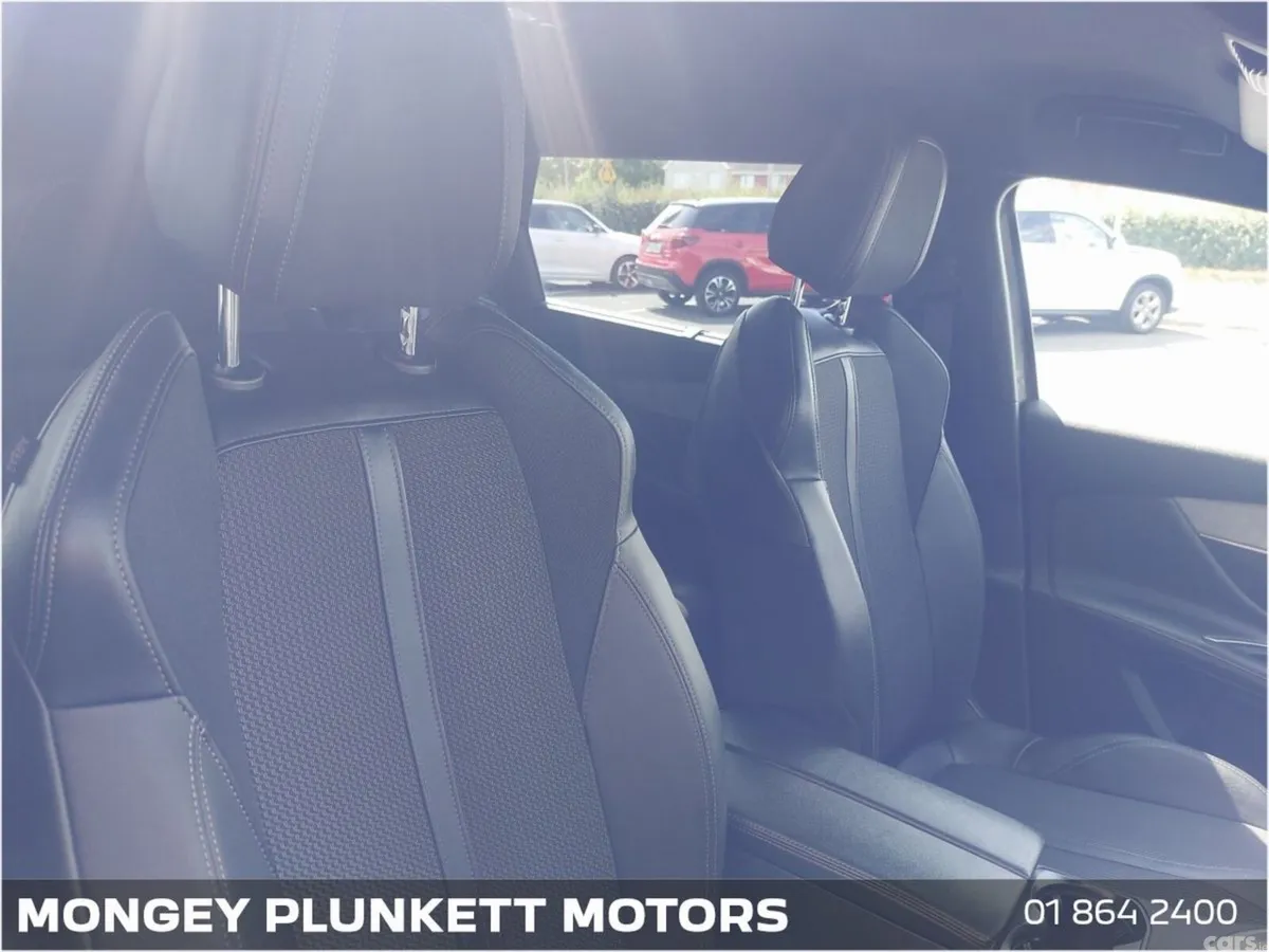 Peugeot 5008 MPV, Petrol Hybrid, 2024, Grey